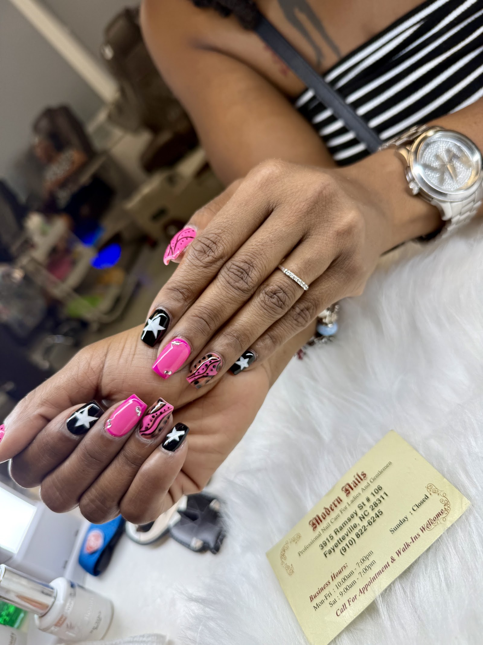 Modern Nails nail photo 1