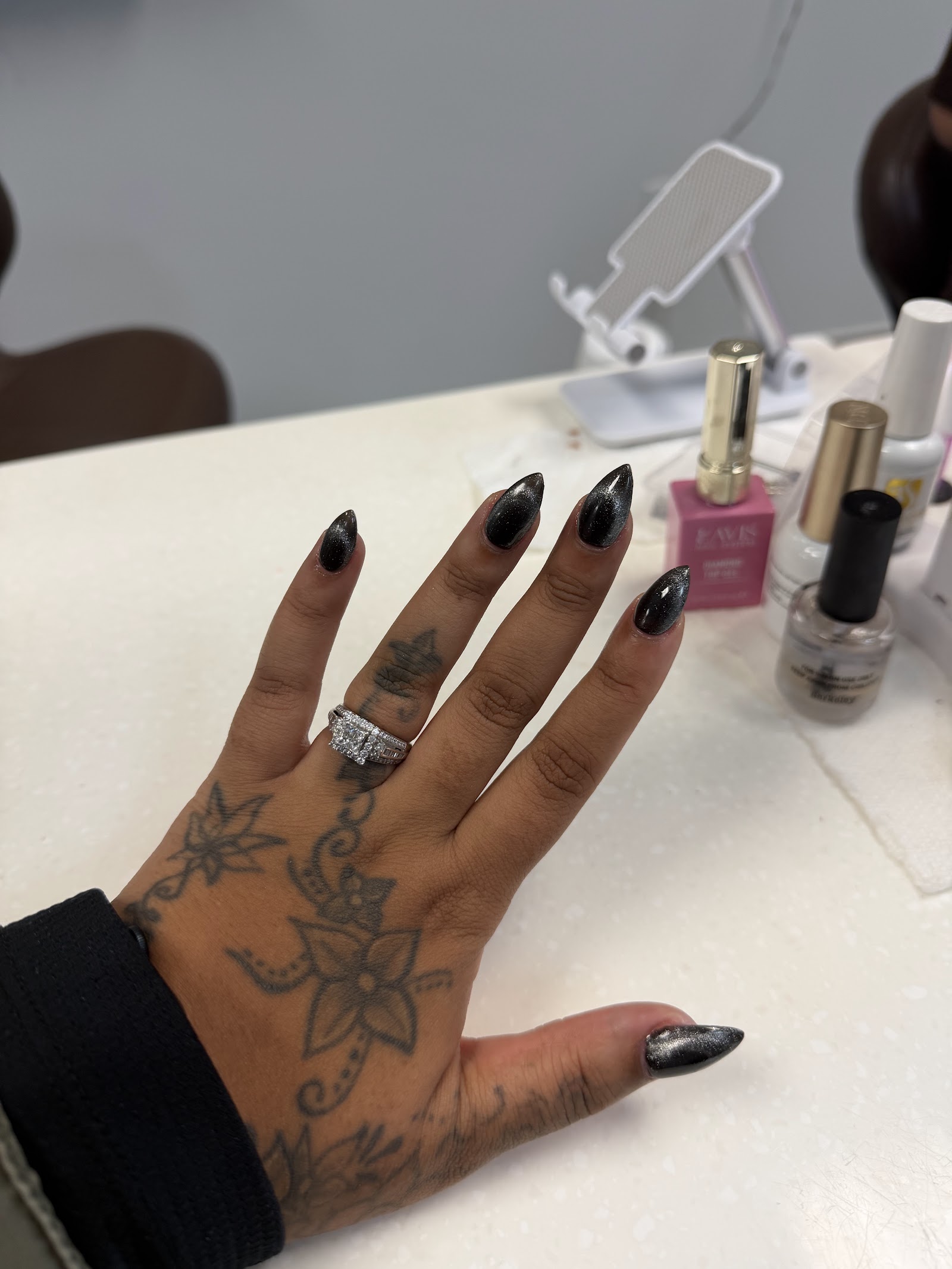 Modern Nails nail photo 5